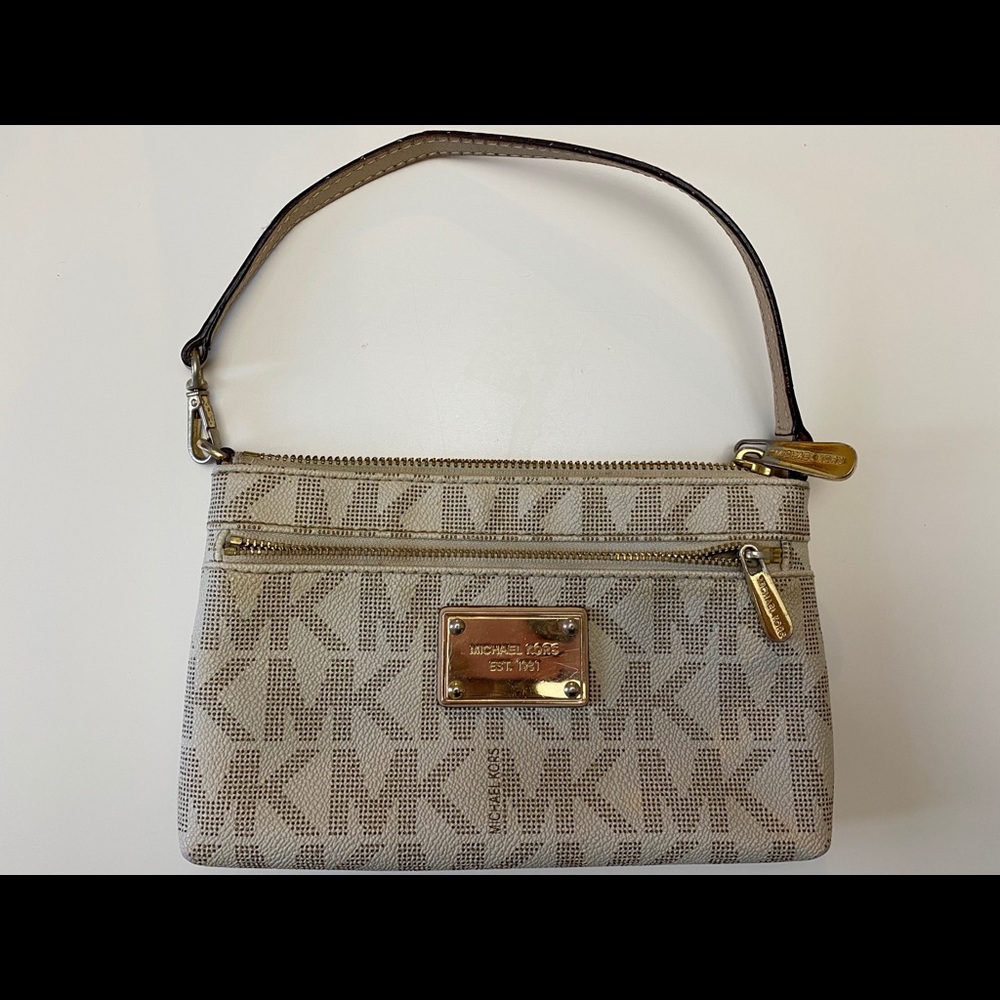 Vanilla/Gold Michael Kors Jet Set Wristlet